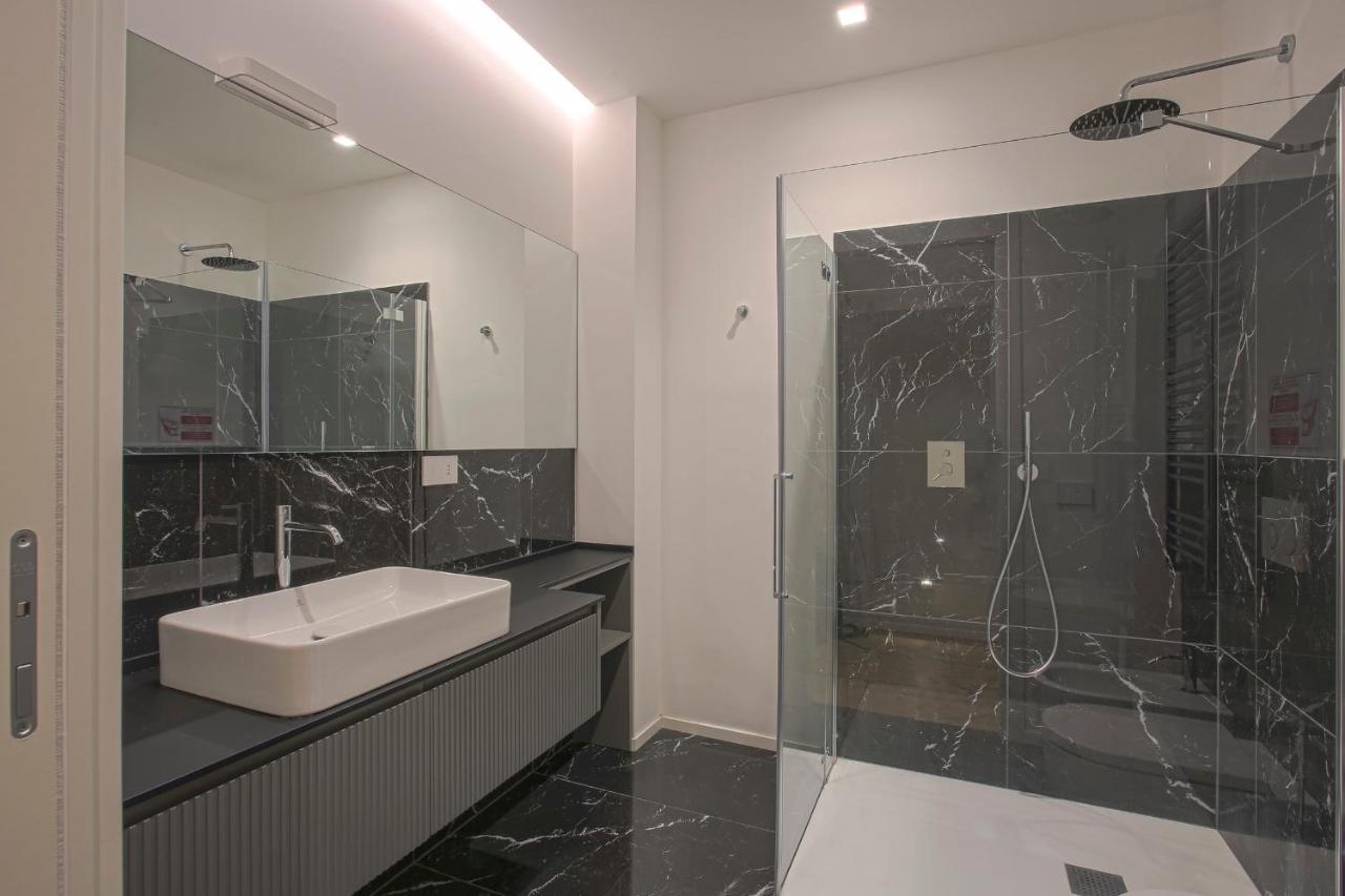 Milan Luxury Suite-Hosted By Sweetstay Exterior photo